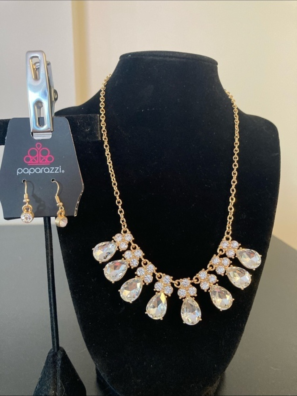 paparazzi Gold Tear Drop Crystal Bib Necklace - Clear Rhinestones